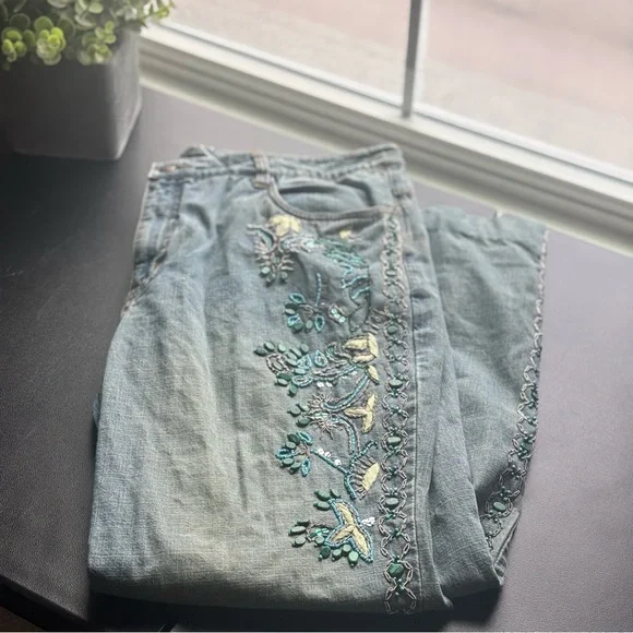 Embroidered Boyfriend Jeans in Blue and Green - Picture 8 of 8
